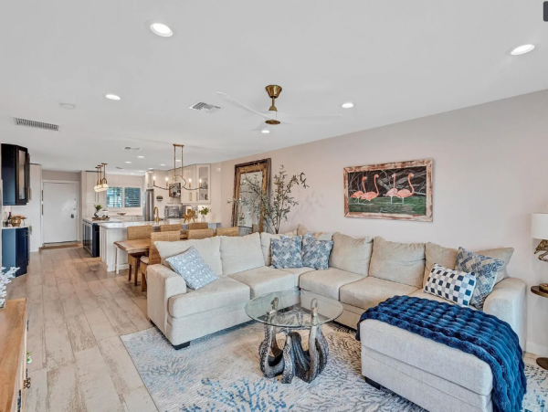 Luxurious Beachfront Condo in Longboat Key - Your Coastal Retreat Awaits